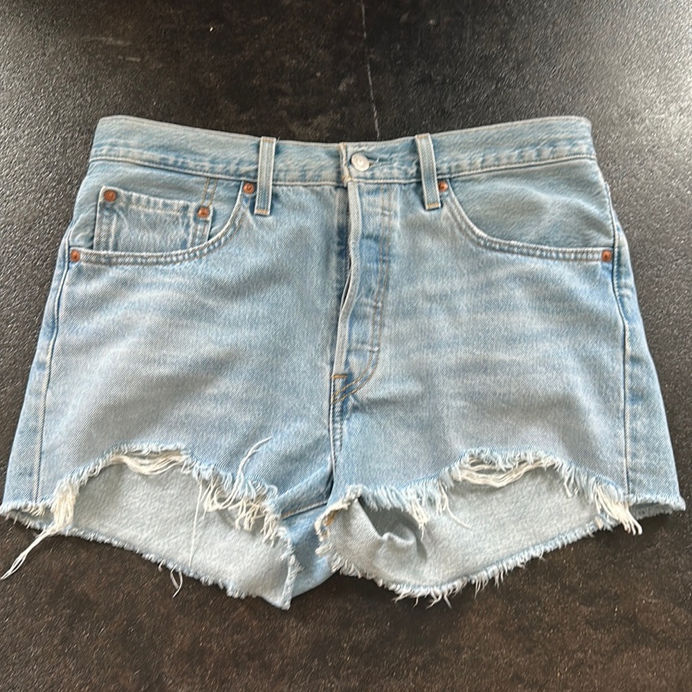 Levi’s 501 high rise denim shorts size 30